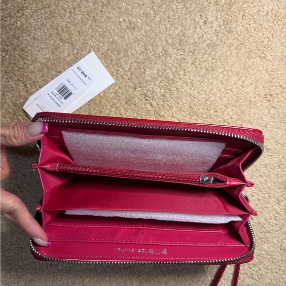 BCBGeneration Red Wallet - Picture 2 of 2